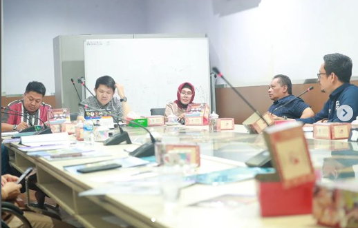 Pembahasan Ranperda Pertanggungjawaban APBD 2022 Berlanjut, Komisi B Gelar Raker dengan Mitra Kerja